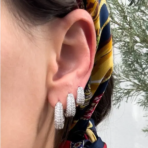 BRINCO TRIO ARGOLAS OVAL CRAVEJADO HOOP EARRINGS