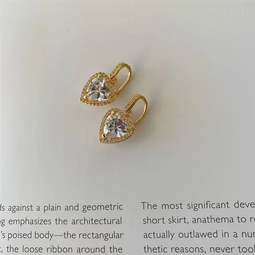 BRINCO CORAÇÃO CRAVEJADO DE ENCAIXE BN SENSE OF SPRING