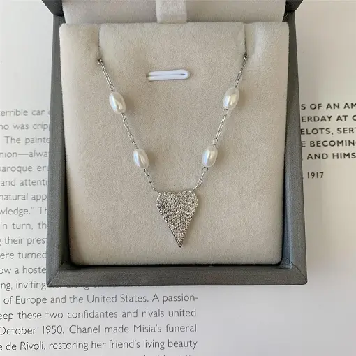 COLAR PEROLA COR CRAVEJADO CORDOCE