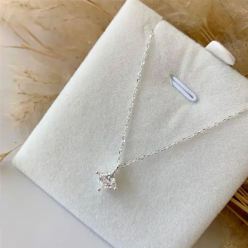 COLAR SQUARE 5X5 (0.8CT*) MOISSANITE