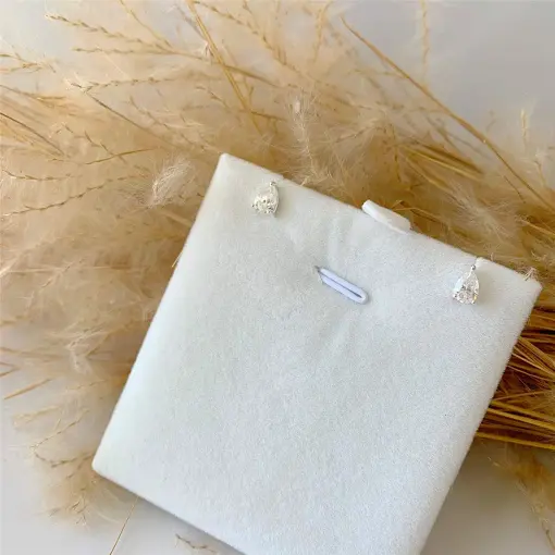 BRINCO MINI GOTA 4X6MM (1.0CT*) MOISSANITE