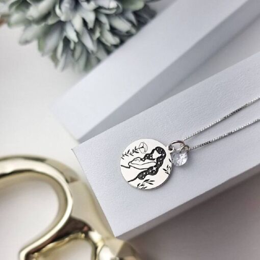 Colar Patuá Medalha Gerando Amor e Zircônia