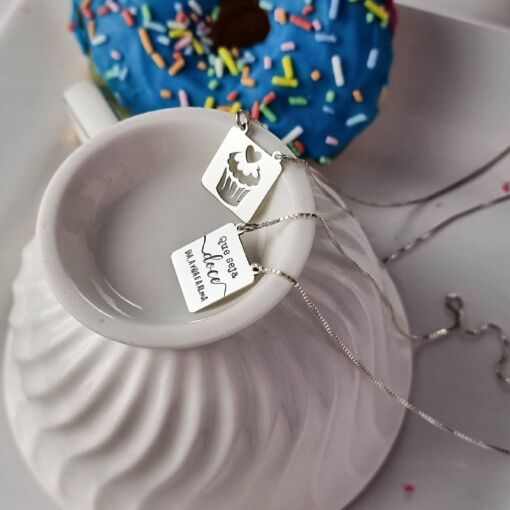 Escapulário Quadrado Cupcake e Seja Doce Prata 925