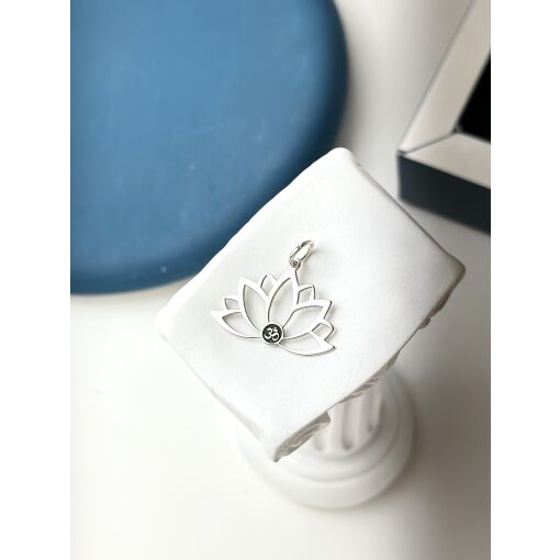 Pingente Flor de Lotus Vazado
