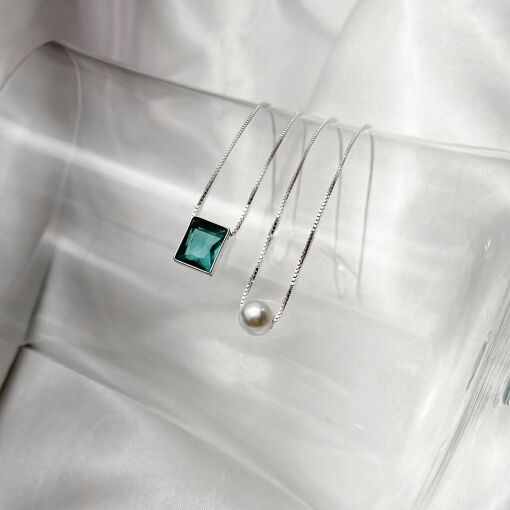 Escapulário de Prata Zircônia Retangular e Pérola