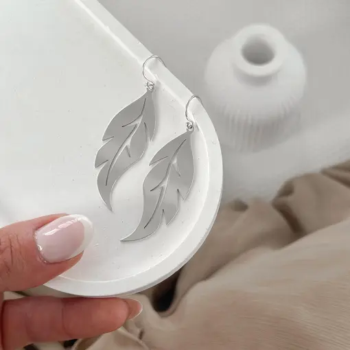 Brinco de Prata Folha Pena