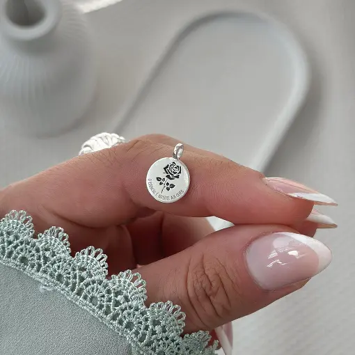 Pingente de Prata Patuá Rosa O Pequeno Principe Contra Argola Fi