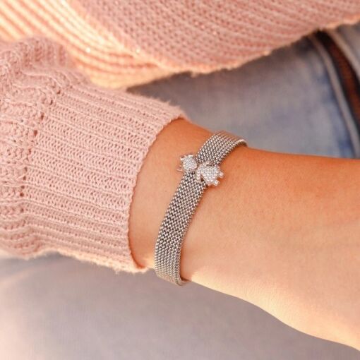 CHARM MENINA CRAVEJADA