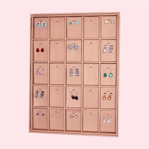 BANDEJA COM 25 TAGS S/ TAMPA PARA COLARES, BRINCOS E BERLOQUES