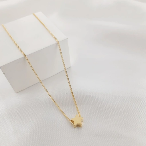 Gargantilha estrela lisa