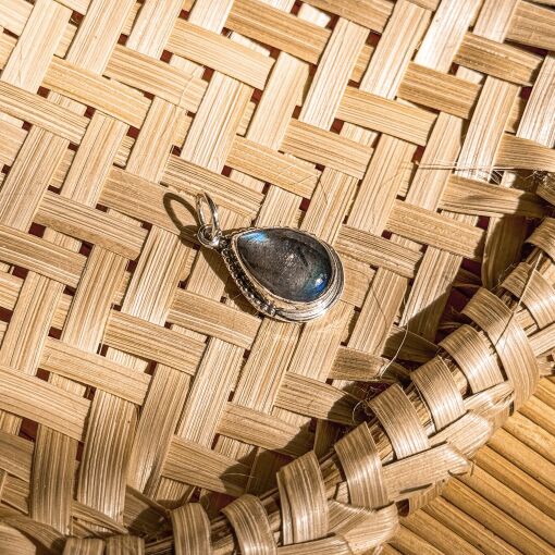 Pingente Gota com Pedra Labradorita de Prata