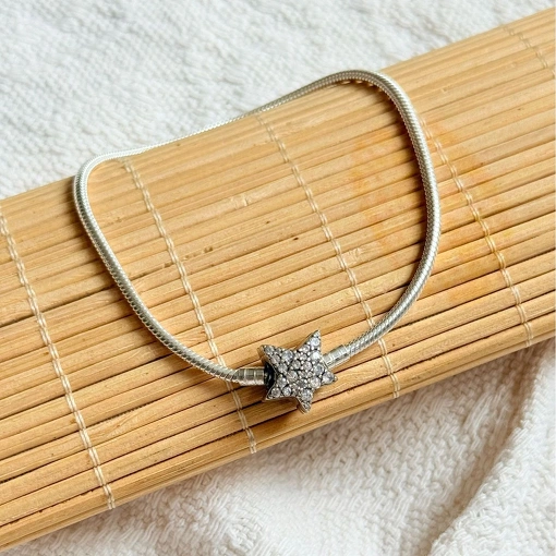 Berloqueira com Fecho Estrela Cravejado