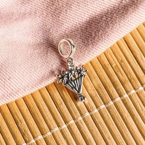 Berloque Buque de Prata Envelhecida