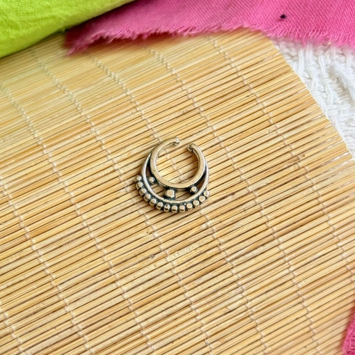 Piercing Indiano de Pressão Para Septo de Prata Envelhecida M1