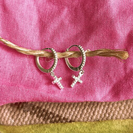 Argolinha de Prata com Pingente de Cruz 1,5cm