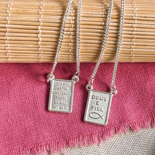 Escapulario Deus é Fiel de prata 1mm 60cm