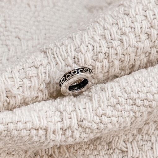 Separador Fino com Coração de Prata Envelhecida