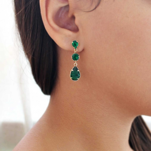 Brinco com duas pedras em gota e uma pedra redonda no meio