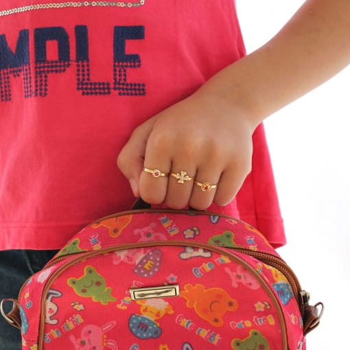 Anel infantil flor trabalhada com strass ao centro
