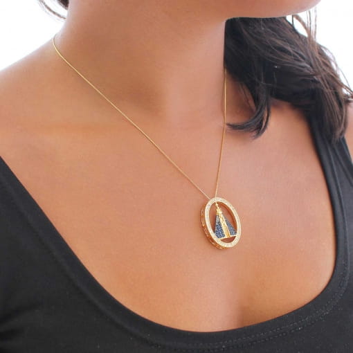 Pingente oval com nossa senhora aparecida de micro zircônias