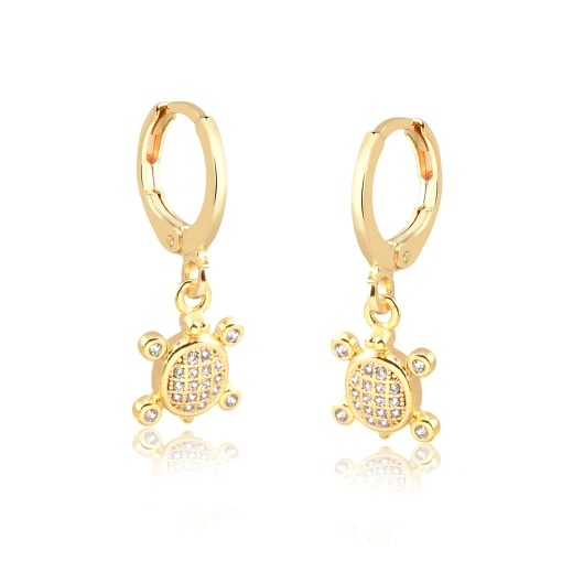 Brinco argola folheado pingente tartaruga com zircônias no casco