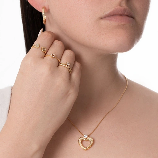 Pingente folheado coração vazado com zircônias