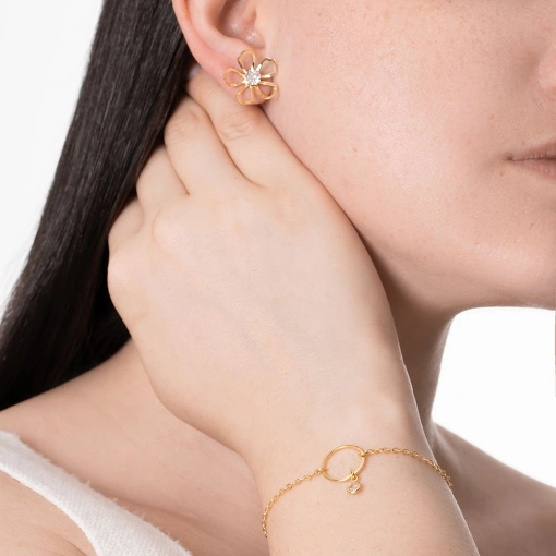 Pulseira folheada com círculo vazado fixado em corrente elo oval