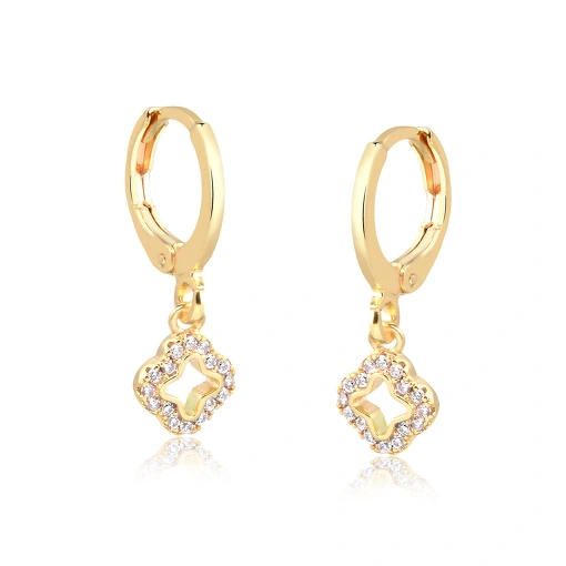 Brinco de argola com pingente trevo 4 folhas com zircônia