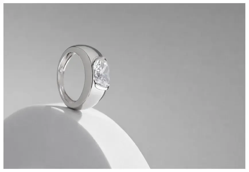 Como limpar semijoias corretamente e manter o brilho por mais tempo