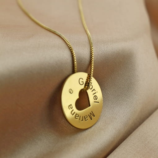 Colar Personalizado Chapinha Redonda com Coração Vazado