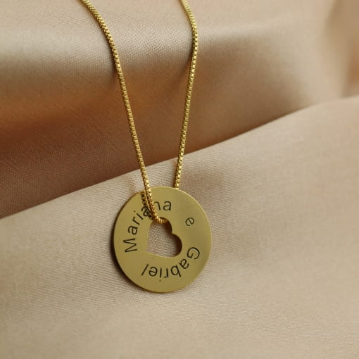 Colar Personalizado Chapinha Redonda com Coração Vazado