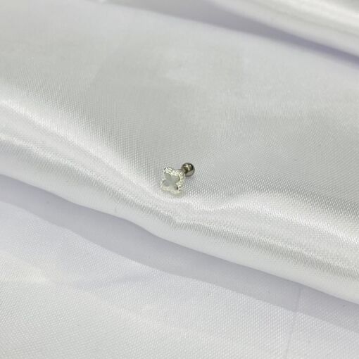 PIERCING TREVO PRATA C/ AÇO