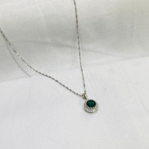 GARGANTILHA C/ PINGENTE ZIRCONIA VERDE E LATERAL BRANCA