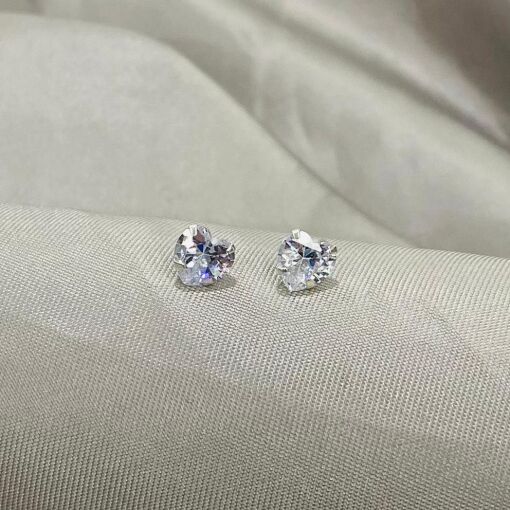 BRINCO ZIRCONIA CORAÇÃO 8 MM PRATA