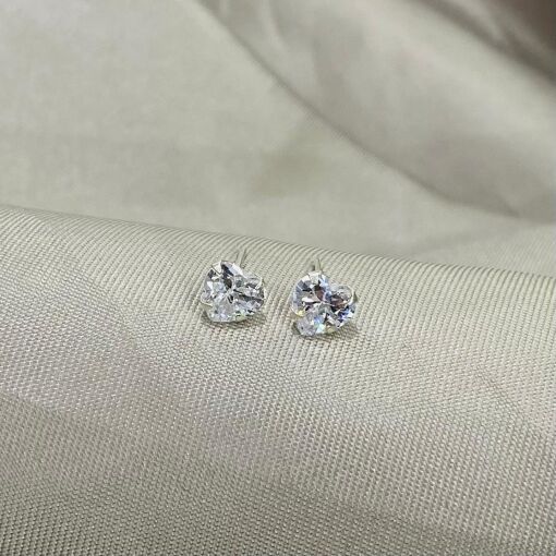 BRINCO ZIRCONIA CORAÇÃO 7 MM PRATA
