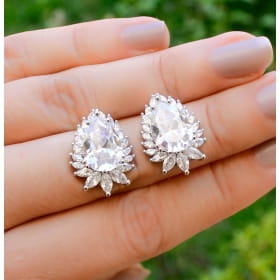 Brinco Gota de zircônia com zircônias navetes