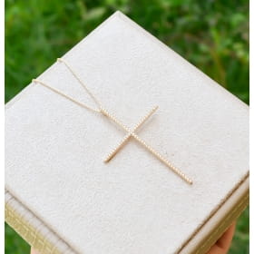 COLAR COM PINGENTE EM CRUZ CRAVEJADA 70CM