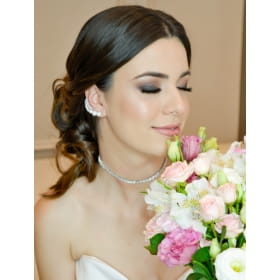 BRINCO EAR CUFF CRAVEJADO DE NAVETES E PEROLA SHELL