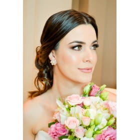 Brinco Floral Com Micro Zircônias