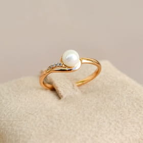 ANEL CRAVEJADO COM ZIRCONIAS E PÉROLA SHELL 5MM