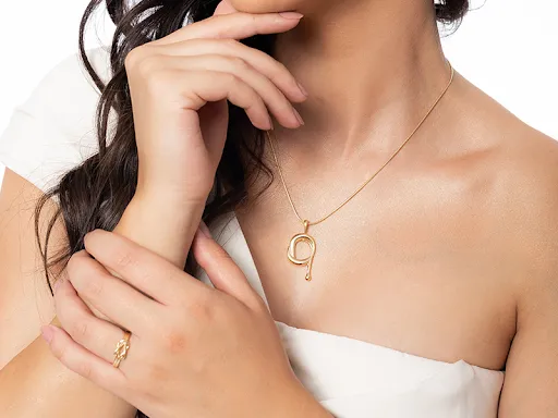 Por que joias banhadas podem ter aparência de alta joalheria