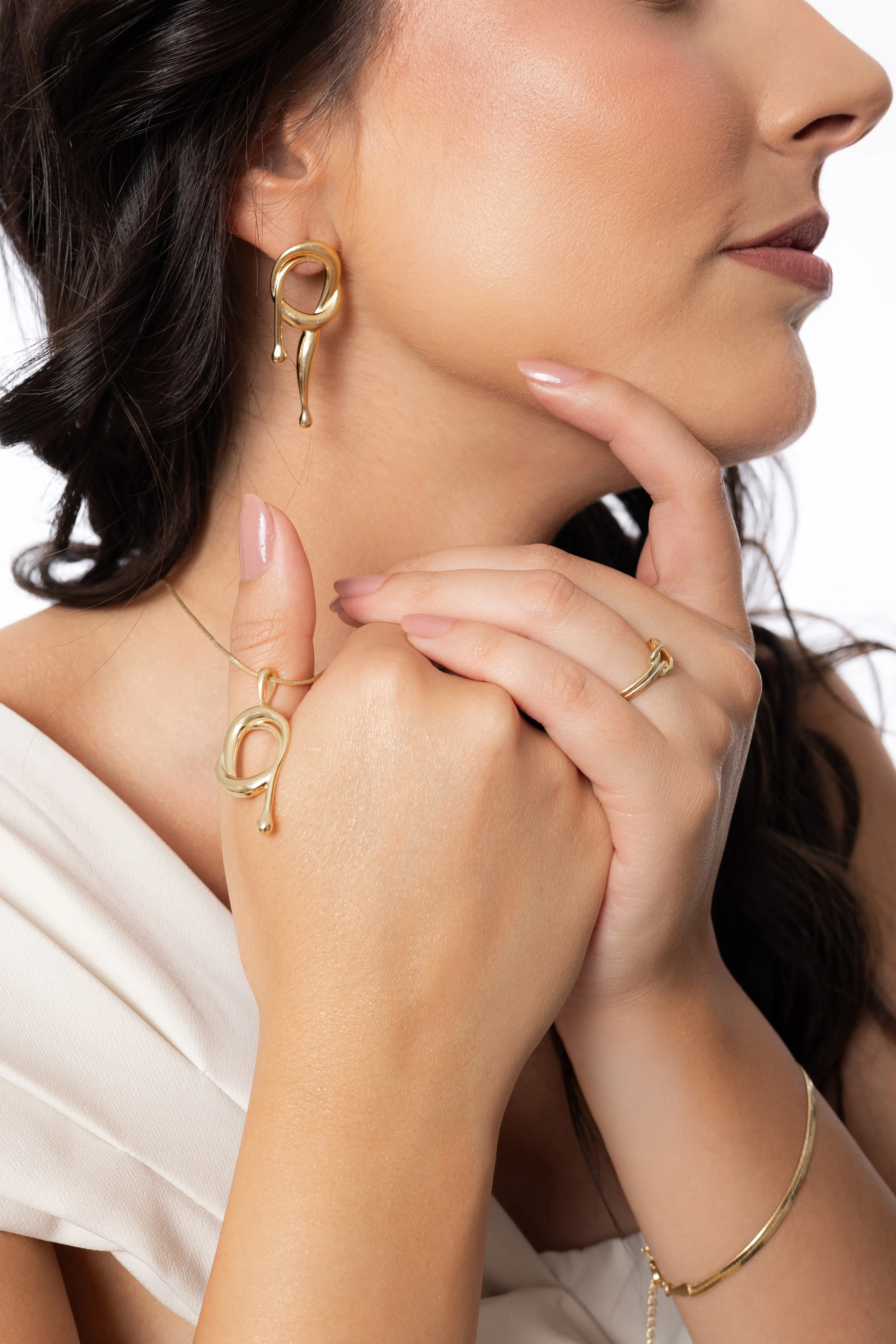 Por que joias banhadas podem ter aparência de alta joalheria