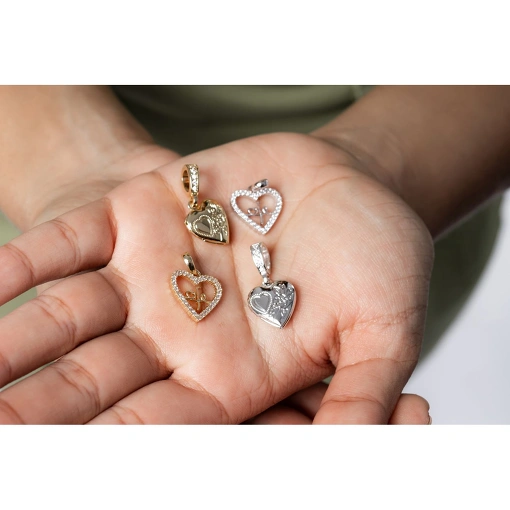 PINGENTE RELICÁRIO DE CORAÇÃO