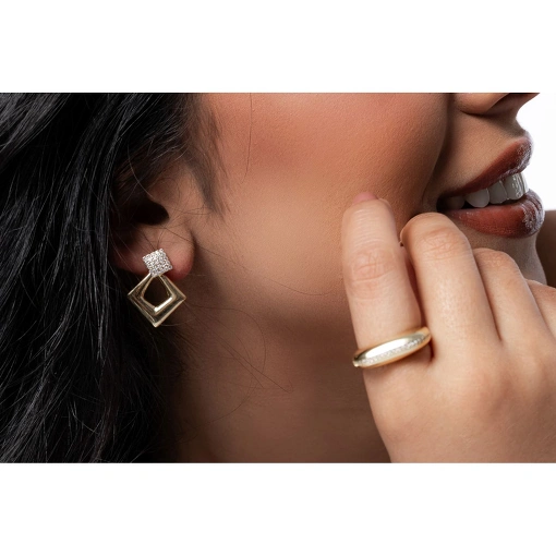 BRINCO QUADRADO VAZADO