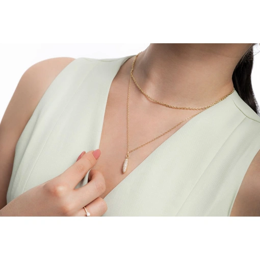 GARGANTILHA COM PINGENTE CRAVEJADO