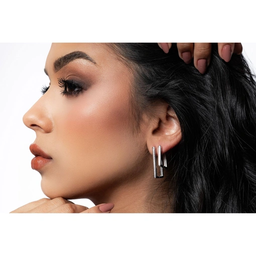 BRINCO ARGOLA RETANGULAR COM ZIRCÔNIAS