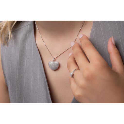 GARGANTILHA COM CORAÇÃO CRAVEJADO