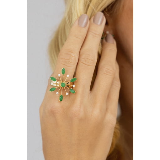 ANEL FLOR COM ZIRCÔNIAS ESMERALDA BANHADO A OURO