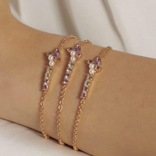PULSEIRA COM CRISTAIS COLORIDOS E PÉROLA BANHADA A OURO