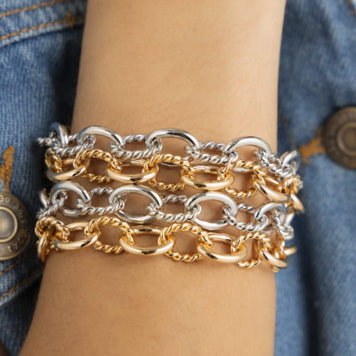 PULSEIRA COM ELOS TRANÇADOS E LISOS BANHADA A RÓDIO